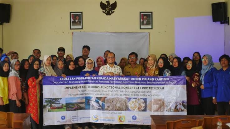 Dosen Pulang Kampung; Akselerasi Gizi Lewat Kerupuk Ikan Standar